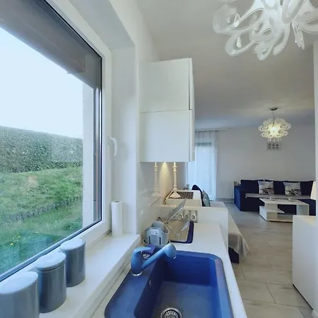 Apartament Maika דירה *